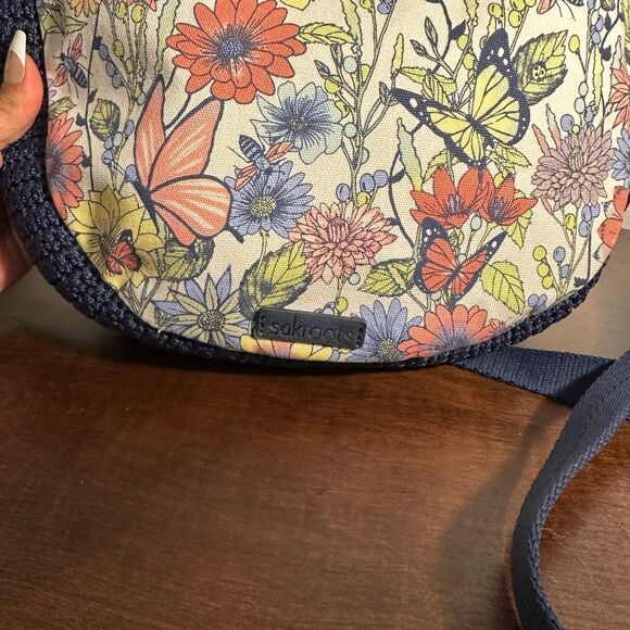 Sak Roots Crossbody Purse Knit Edges Floral Butterfly Garden Print Shoulder Bag - Picture 4 of 5